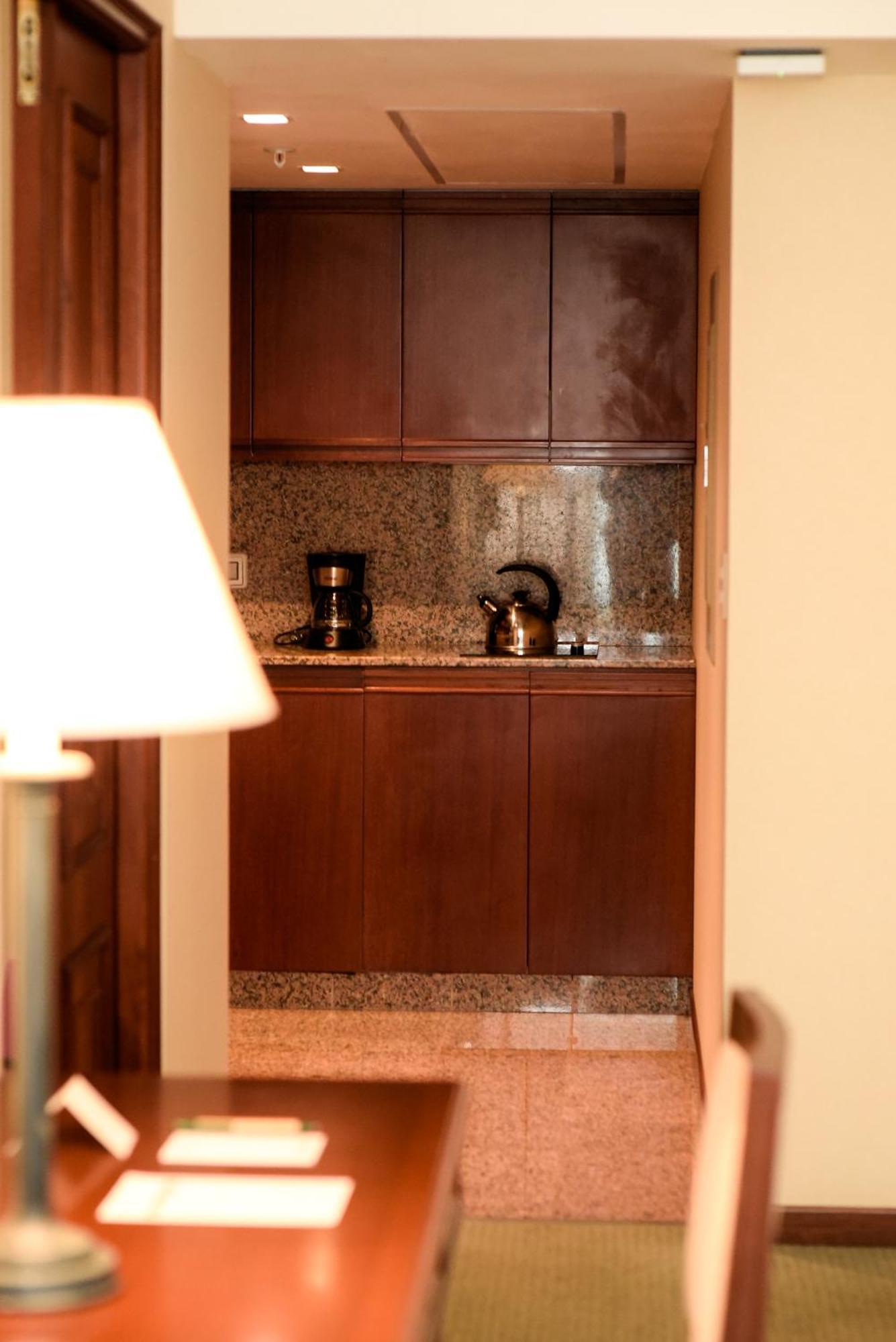 Hotel Tallanes Hotel&apart Lima